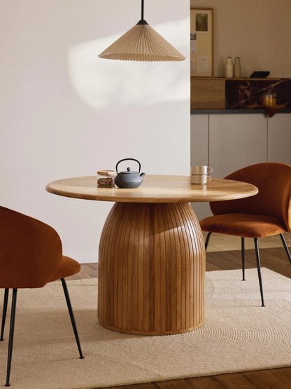 Table ronde avec pied strié Nelly, tailles variées